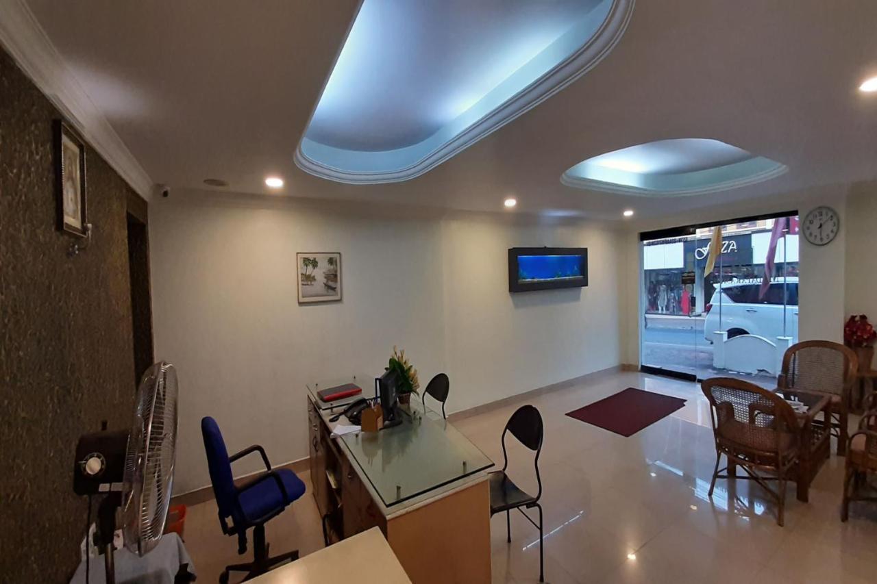 Madaparambil Residency Alwaye 외부 사진