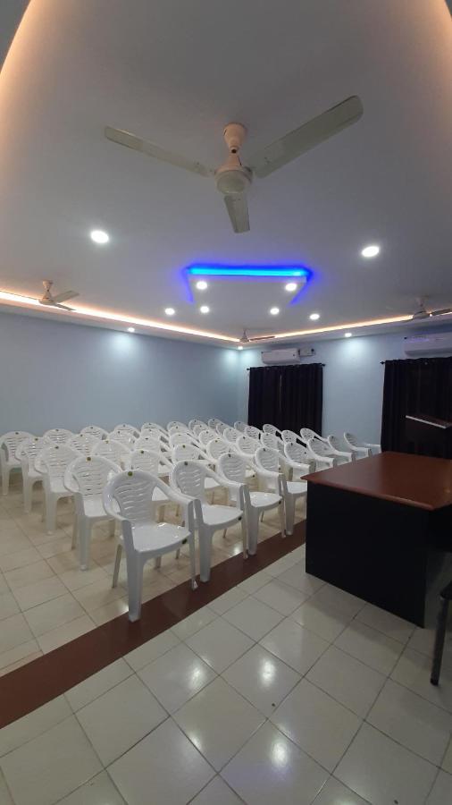 Madaparambil Residency Alwaye 외부 사진
